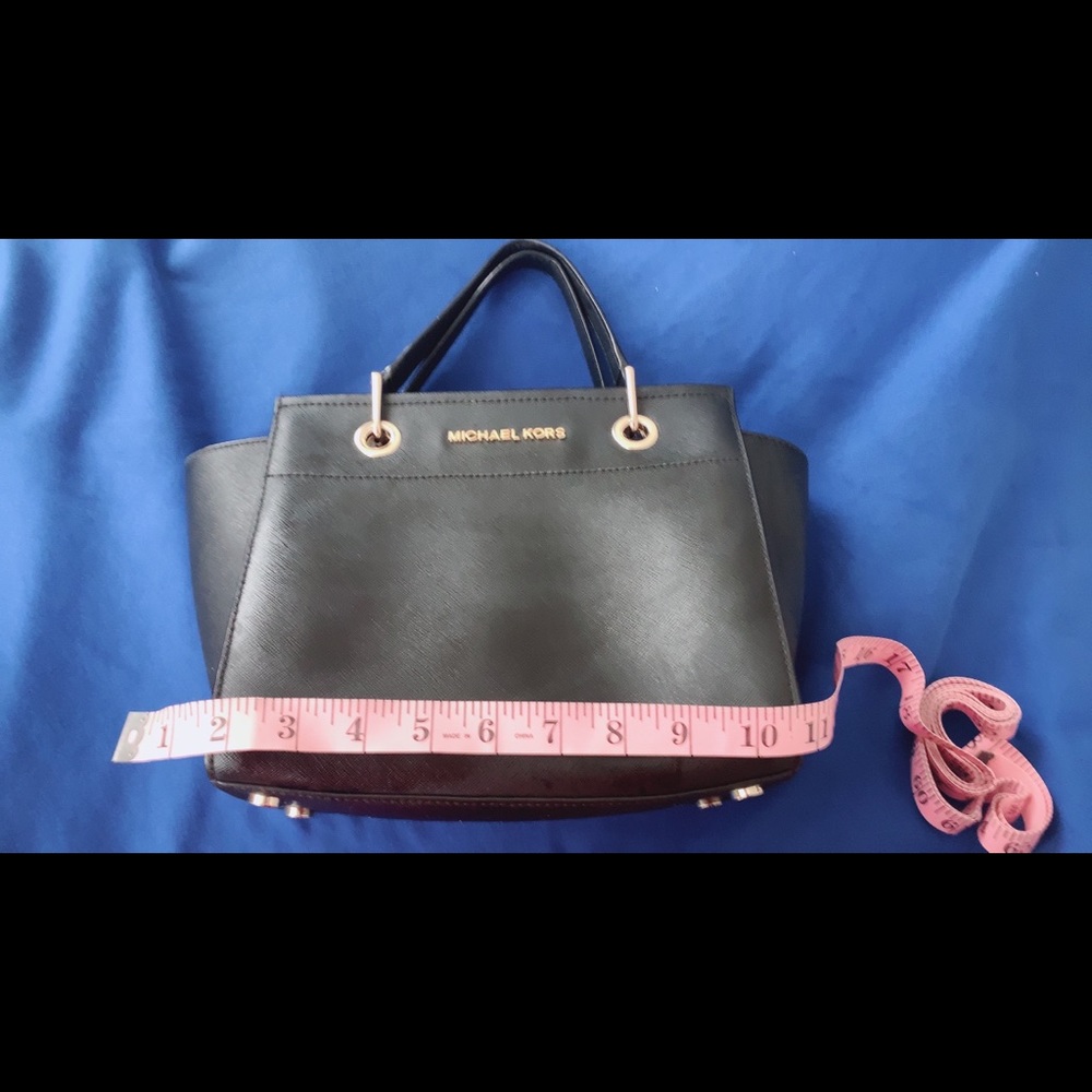 Michael Kors. TOTE SATCHEL BLACK Used 2 times